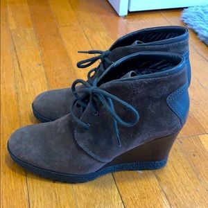 Aquatalia dark olive Cassie Suede Laceup booties